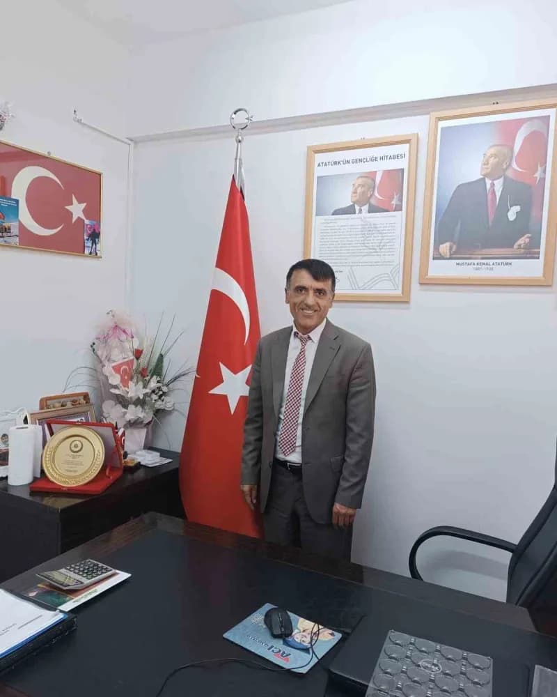 Çıldır’da Cumhuriyet Bayramı ve Amatör Spor Haftası kapsamında düzenlenen öğrenci yarışmaları