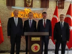 Çin Büyükelçisi Jiang Xuebin Batman Valiliğinde Vali Ekrem Canalp ile görüşüyor
