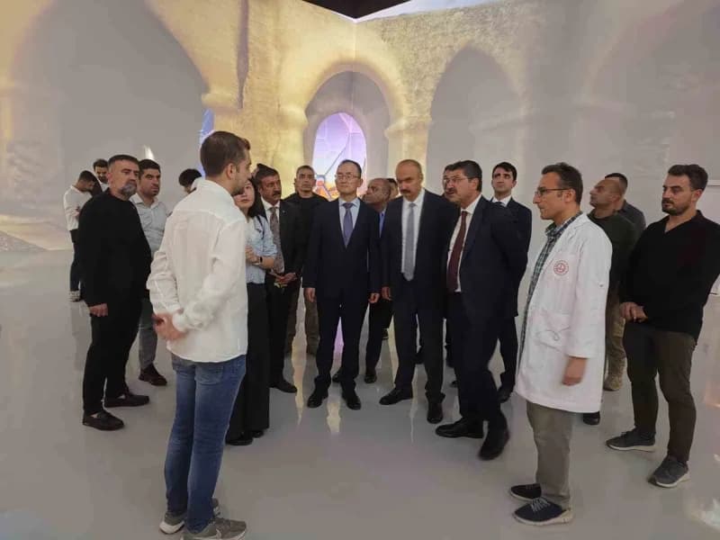 Çin Halk Cumhuriyeti Ankara Büyükelçisi Jiang Xuebin, Batman’daki temasları kapsamında Necat Nasıroğlu Külliyesi ve Batm