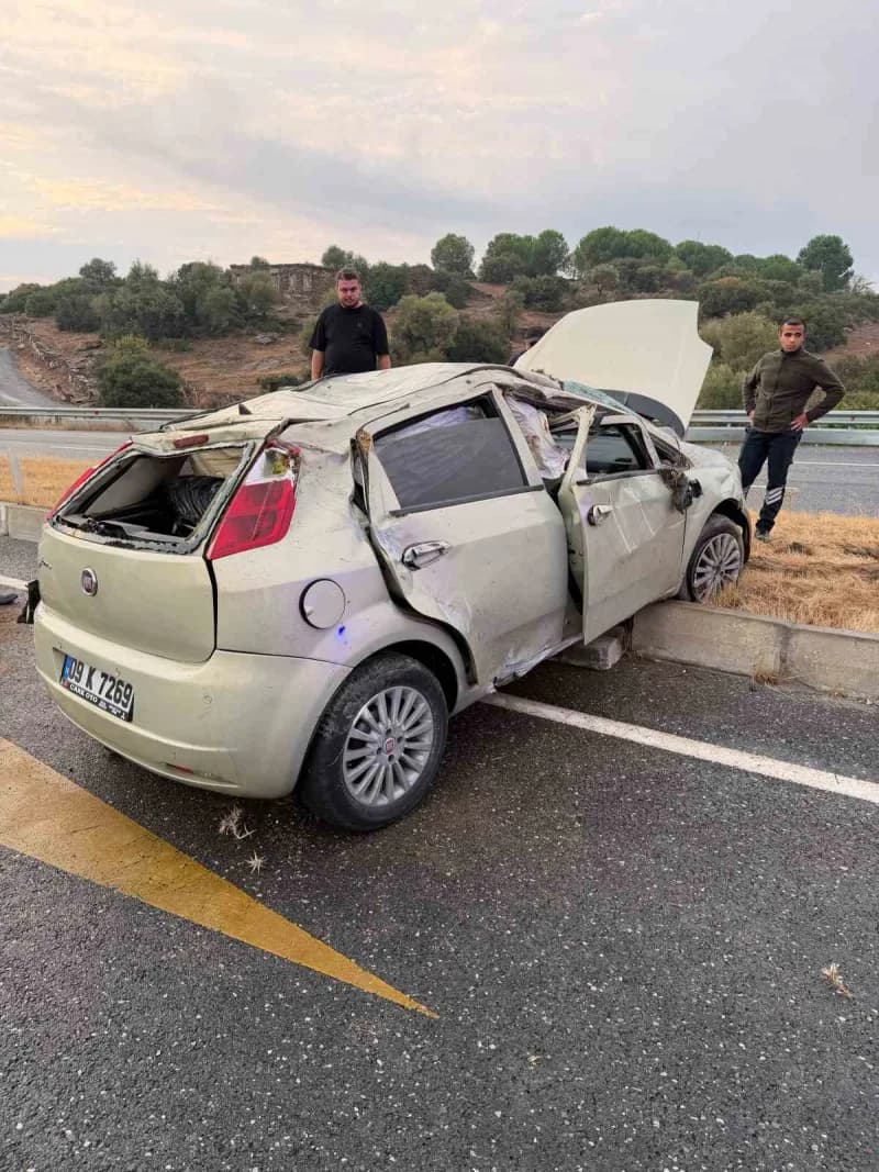 Çine ilçesinde refüje çarpan ve takla atan otomobilin kazadan sonraki hali