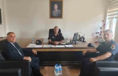Çivril’de jandarma ekipleri taşıma şoförleriyle öğrenci güvenliği toplantısı yapıyor