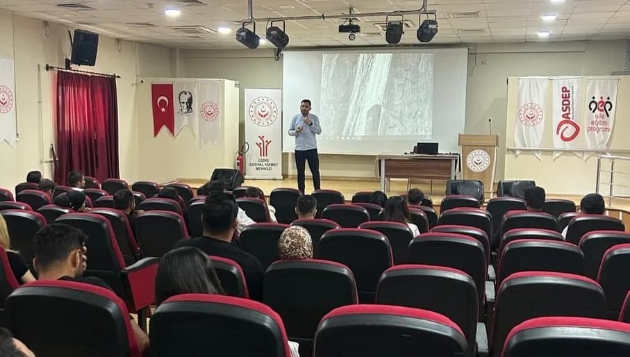 Şırnak’ın Cizre ilçesinde Evlilik hazırlığı yapan gençlere yönelik Eğitim Programı düzenlendi. Programda gençlere Aile h