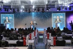 Cizre’de düzenlenen Üreten Kadınlar Buluşması’nda kadın girişimciler konferans salonunda bir arada