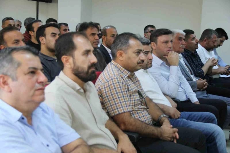 Cizre’de taşımalı Eğitim kapsamındaki öğrencilerin okullarına güvenle ulaşabilmesi amacıyla toplantı düzenlendi. İlçe Mi