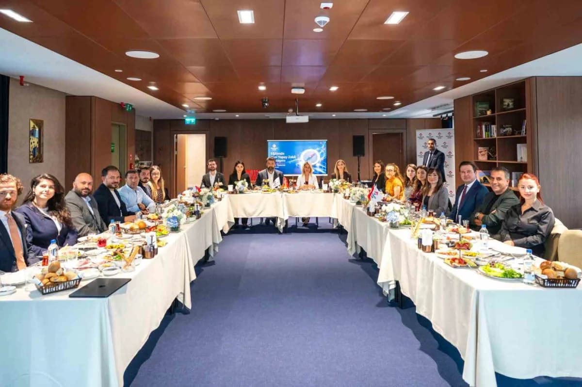Bahçeşehir Koleji, öğrencilerin gelişim dönemlerine göre yapay zekâ kullanımını kademelendiren yeni Eğitim modelini anla