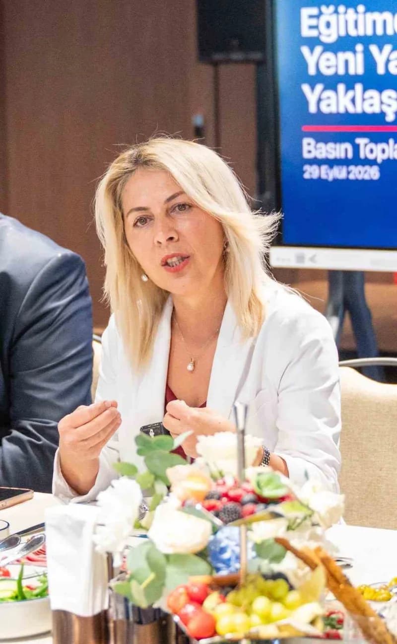 Bahçeşehir Koleji Genel Müdürü Dr. Özlem Koç konuşma yaptı