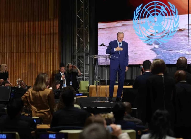 Cumhurbaşkanı Erdoğan: "(COP31) Farklı coğrafyaların beklentilerini gündeme taşıyacak bir anlayışla hazırlıkları yürütüy