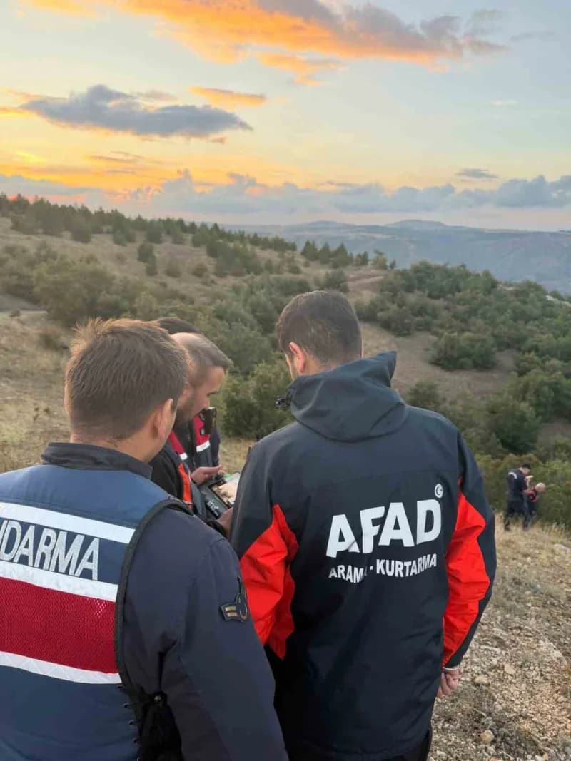 AFAD ekipleri yaşlı kadını arama çalışmalarını sürdürdü