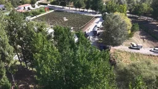 Çorum Barajı çevresinde Dünya Temizlik Günü kapsamında gönüllüler çevre temizliği yapıyor