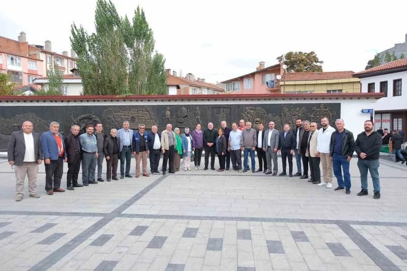 Belediye Başkanı Halil İbrahim Aşgın, esnafla kahvaltıda bir araya geldi.