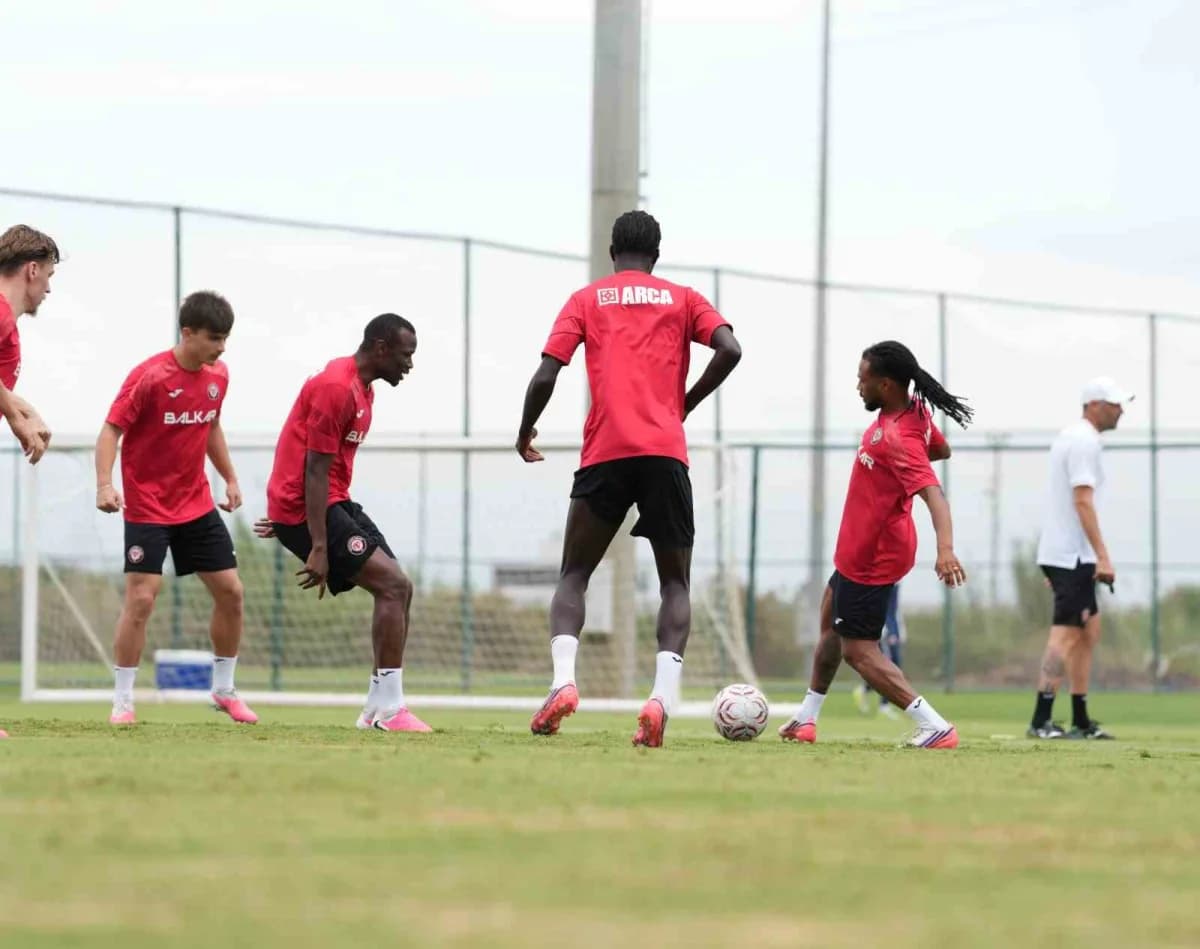Çorum FK futbolcuları Antalya kampında antrenman yapıyor