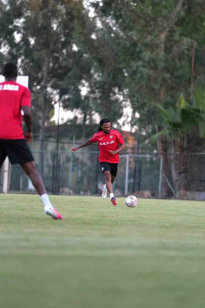 Trendyol Süper Lig ekiplerinden Çorum FK, millî maçlar nedeniyle lige verilen arada gerçekleştireceği kamp çalışmaları i