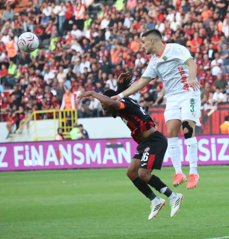 Trendyol Süper Lig’in 6. Haftasında Çorum FK, evinde Corendon Alanyaspor’a 2-1 mağlup oldu.