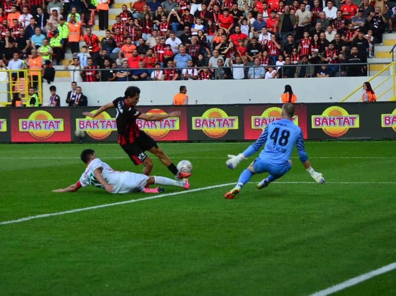 Trendyol Süper Lig’in 6. Haftasında Çorum FK, evinde Corendon Alanyaspor’a 2-1 mağlup oldu.