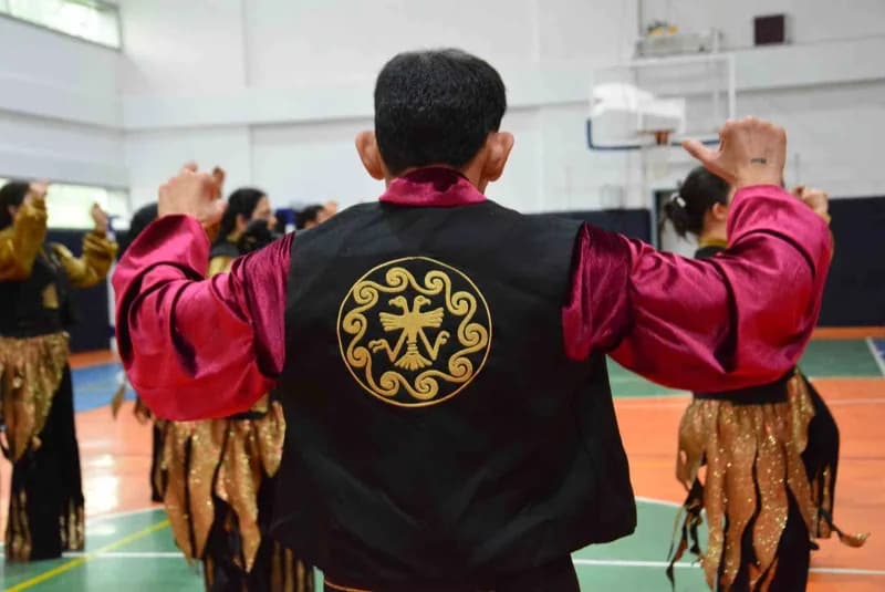 Çorum’da özel bireylerden oluşan halk oyunları ekipleri, dünyanın en büyük havacılık, uzay ve teknoloji festivali TEKNOF