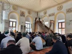 Cuma hutbesi sırasında sosyal medya kullanımı ve sorumluluk uyarısı yapan Diyanet yetkilileri