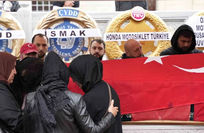Fenomen motorcu Cumhur Kahraman son yolculuğuna uğurlandı