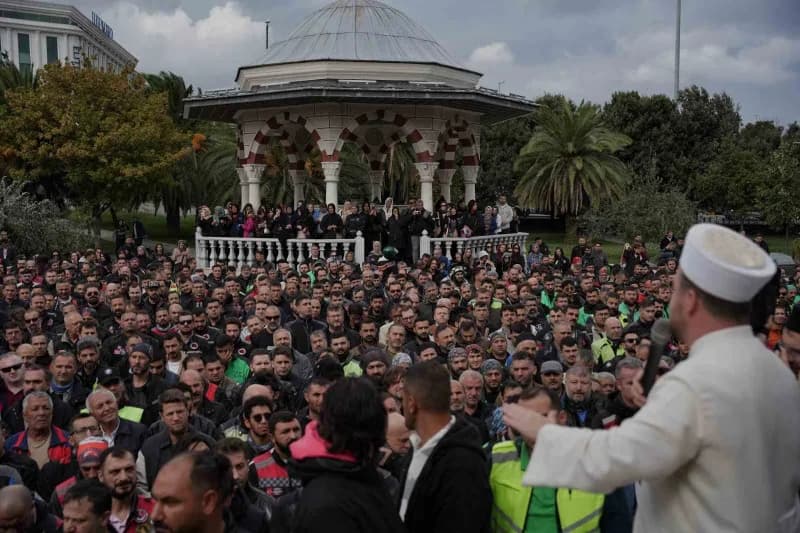 Fenomen motorcu Cumhur Kahraman son yolculuğuna uğurlandı