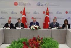 Cumhurbaşkanı Erdoğan, New York'taki Türkevi'nde ABD'li düşünce kuruluşu temsilcileriyle toplantı yaparken