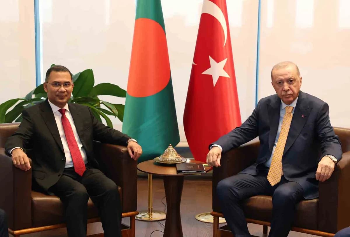 Cumhurbaşkanı Recep Tayyip Erdoğan ve Bangladeş Başbakanı Tarık Rahman New York'ta görüşme yaparken