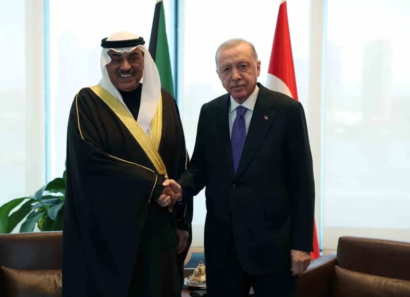 Cumhurbaşkanı Recep Tayyip Erdoğan ve Kuveyt Veliaht Prensi Şeyh Sabah Al-Khaled Al-Hamad Al-Sabah Türkevi’nde görüşme y