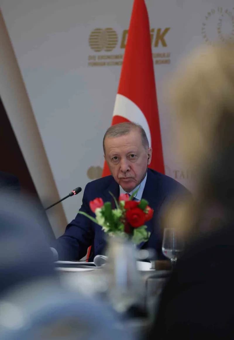 New York (İha) - Cumhurbaşkanı Recep Tayyip Erdoğan, ABD’nin New York kentindeki temasları kapsamında iş adamlarıyla bir