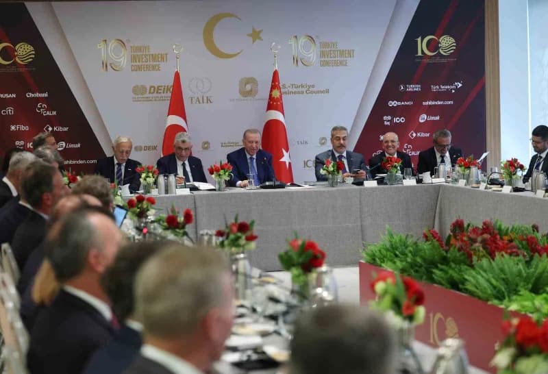 New York (İha) - Cumhurbaşkanı Recep Tayyip Erdoğan, ABD’nin New York kentindeki temasları kapsamında iş adamlarıyla bir
