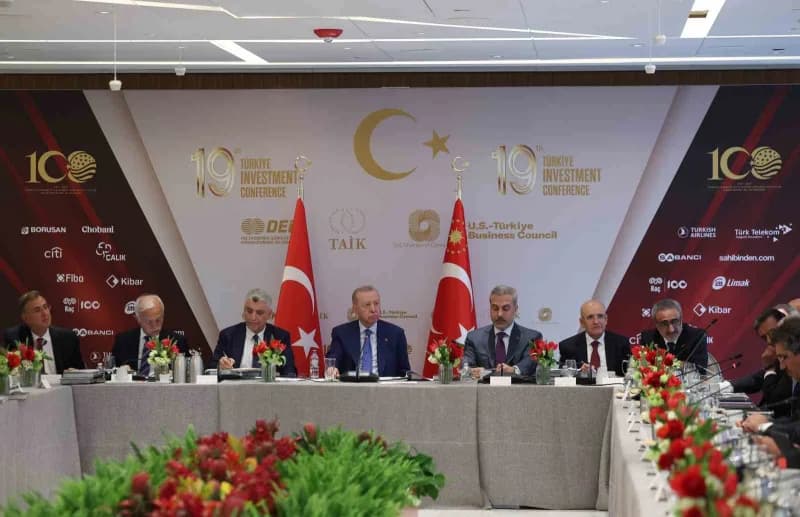 New York (İha) - Cumhurbaşkanı Recep Tayyip Erdoğan, ABD’nin New York kentindeki temasları kapsamında iş adamlarıyla bir