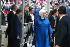Cumhurbaşkanı Recep Tayyip Erdoğan, New York'taki Türkevi önünde Türk vatandaşları tarafından karşılanıyor
