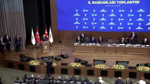 Cumhurbaşkanı Recep Tayyip Erdoğan, AK Parti Genişletilmiş İl Başkanları Toplantısı’nda konuşma yaparken