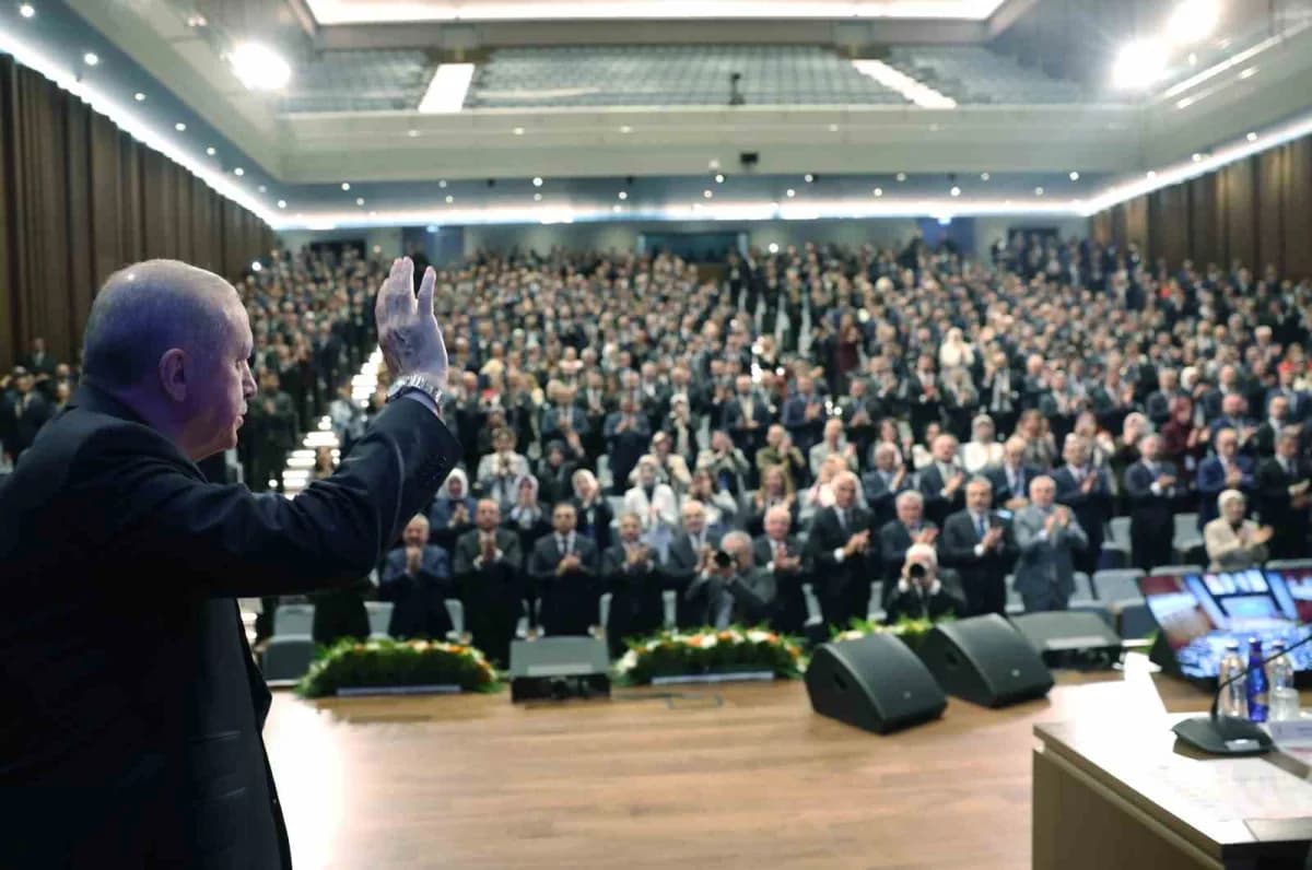 Cumhurbaşkanı Erdoğan, AK Parti Kongre Merkezi'nde gerçekleştirilen Genişletilmiş İl Başkanları Toplantısı'na katıldı.