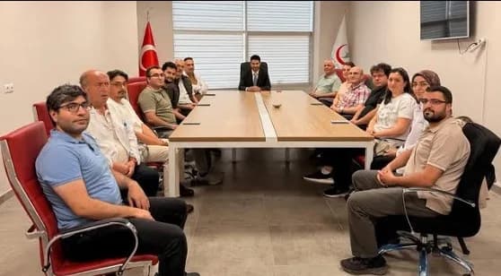 Erzincan Mengücek Gazi Eğitim ve Araştırma Hastanesi Dahiliye Kliniğinde yapılan değerlendirme toplantısı