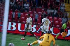 Kayserisporlu futbolcu Daniel Moreno maçta gol sevinci yaşarken