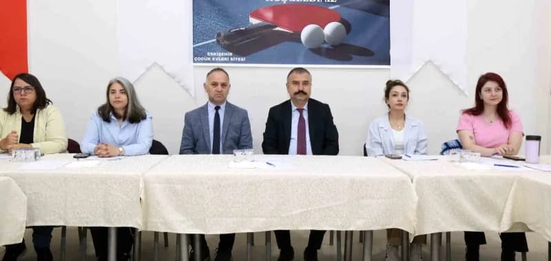Eskişehir Aile ve Sosyal Hizmetler İl Müdürlüğü personeline verilen Danışmanlık Tedbiri eğitiminden bir kare