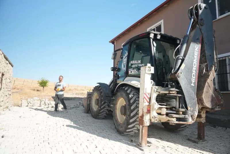 Darende’de Gönlüce Mezrası’na kilit parke