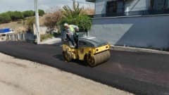 Darıca’da kış öncesi asfalt ve yol bakım çalışmaları yapan belediye ekipleri
