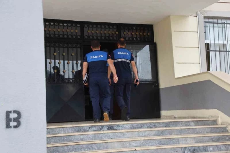 Darıca'da öğrencilerin sağlıklı ve güvenilir gıdaya ulaşabilmesi amacıyla Zabıta ekiplerince okul kantinlerinde denetim