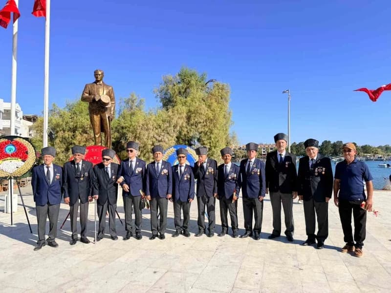 Muğla’nın Datça ilçesinde 19 Eylül Gaziler Günü dolayısıyla düzenlenen törende, şehitler rahmet ve minnetle anılırken ga