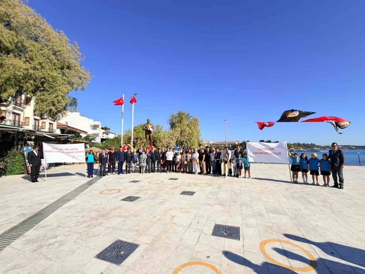 Muğla’nın Datça ilçesinde 19 Eylül Gaziler Günü dolayısıyla düzenlenen törende, şehitler rahmet ve minnetle anılırken ga