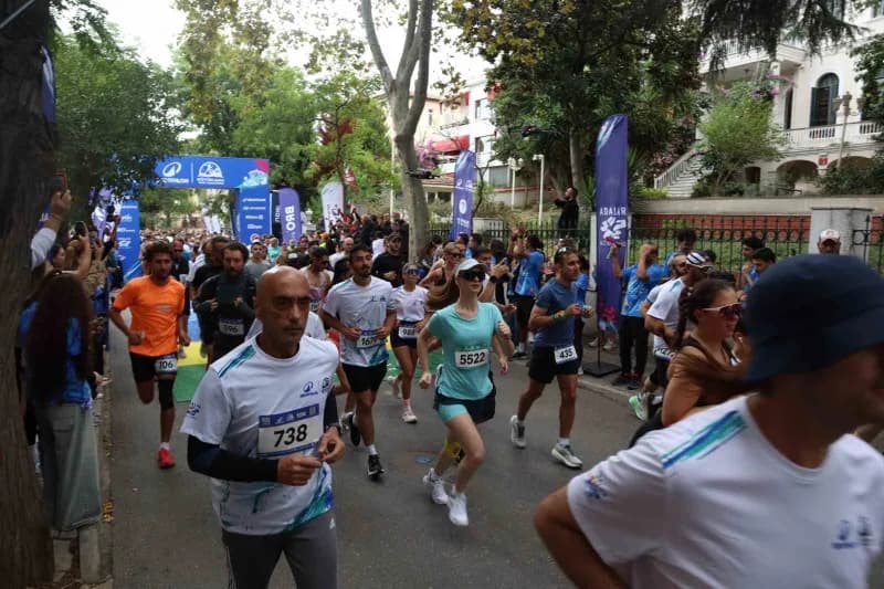 Decathlon’un üçüncü kez isim sponsorluğunu üstlendiği Decathlon Büyükada Yarı Maratonu, 5k, 10k ve 21k (Yarı maraton) ol