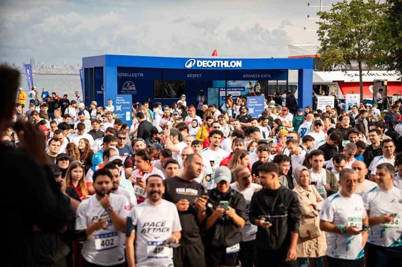 Decathlon’un üçüncü kez isim sponsorluğunu üstlendiği Decathlon Büyükada Yarı Maratonu, 5k, 10k ve 21k (Yarı maraton) ol
