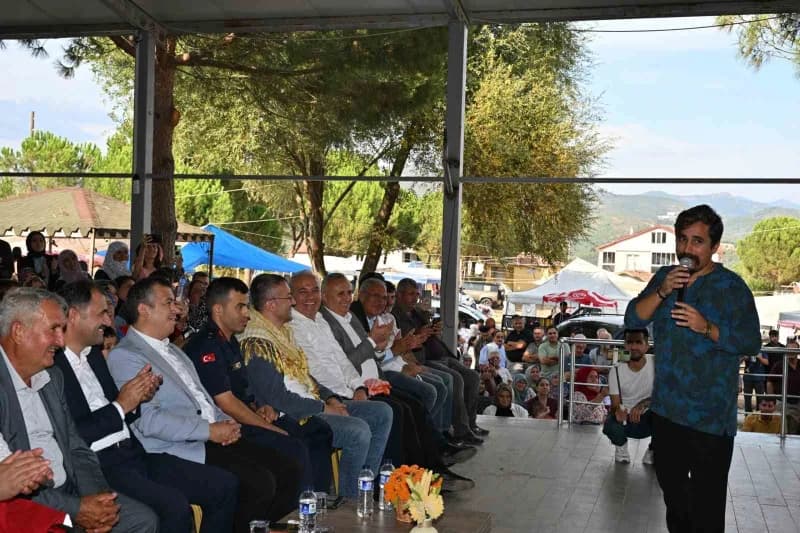Manisa'nın Demirci ilçesinde tarımın ve coğrafi işaretli lezzetlerin kalbi Söğütçük Mahallesi'nde attı.
