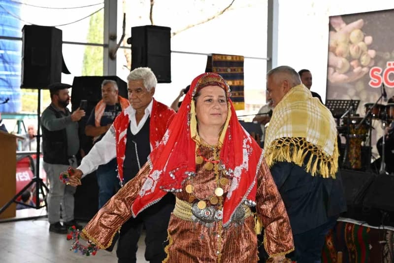 Manisa'nın Demirci ilçesinde tarımın ve coğrafi işaretli lezzetlerin kalbi Söğütçük Mahallesi'nde attı.
