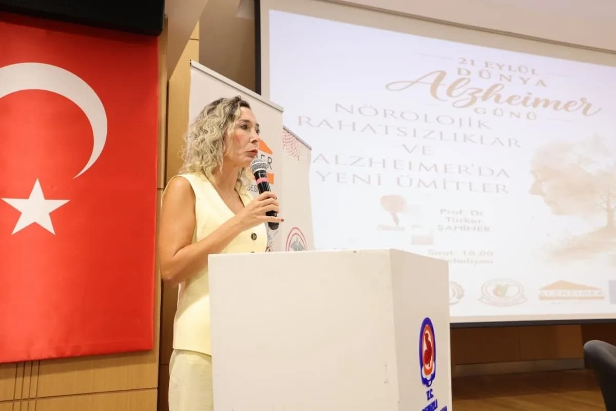 Denizli Büyükşehir Belediyesi Kent Konseyi öncülüğünde, 21 Eylül Dünya Alzheimer Günü dolayısıyla düzenlenen "Nörolojik