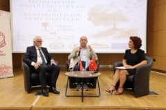Denizli Büyükşehir Belediyesi Alzheimer farkındalığı seminerinden katılımcılar ve konuşmacılar