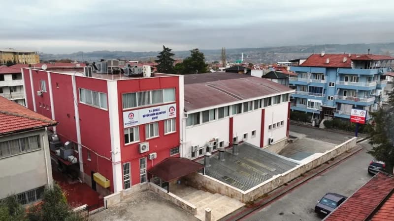 Denizli Büyükşehir Belediyesi Aşevi, 9 aileyle başladığı hizmet yolculuğunda 1.075 haneye ulaşarak dev bir dayanışma ağı