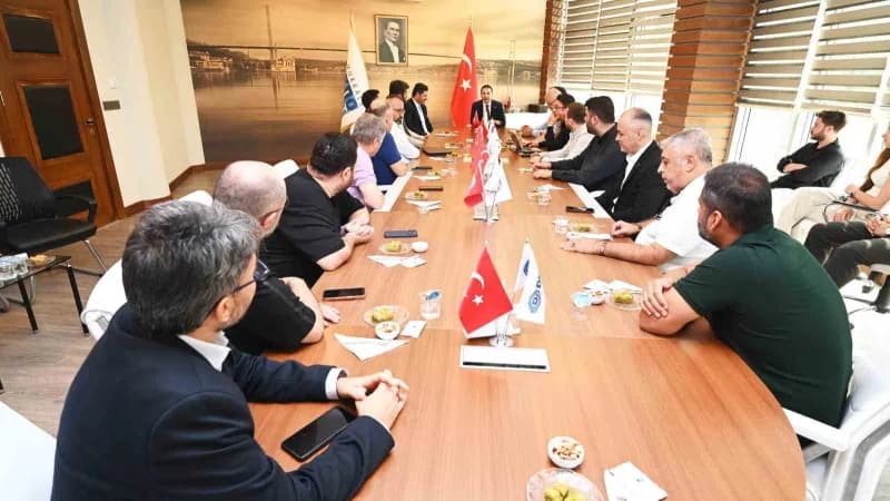 Denizli Ticaret Odası (DTO) Başkanı Uğur Erdoğan, işletmeleri Pamukkale Teknokent’te bulunan DTO üyelerinden bilişim ve