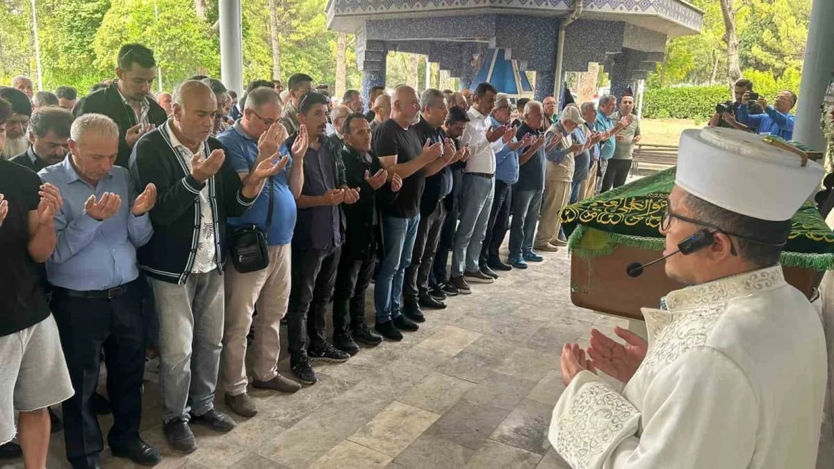 Denizli basınının tanınan isimlerinden, Denizli Gazeteciler Cemiyeti (DGC) üyesi ve Bakış Gazetesi imtiyaz sahibi Gazete