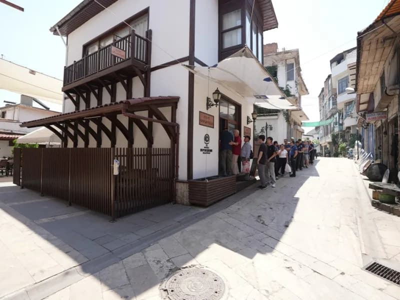 Denizli Kent Lokantaları’nda vatandaşlar uygun fiyatlı yemek hizmeti alıyor