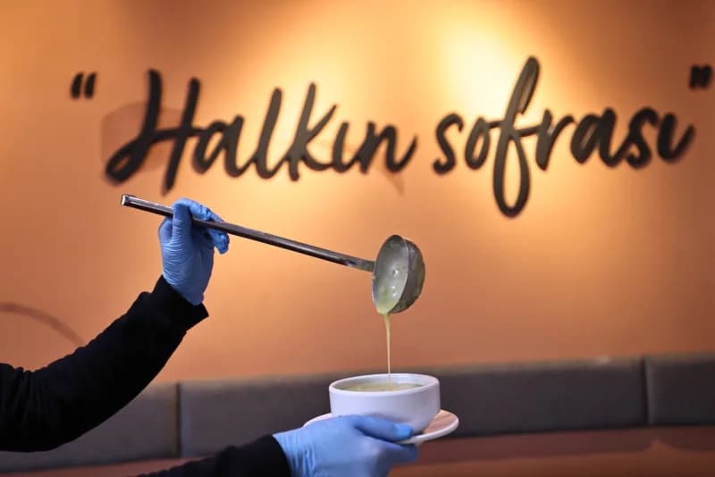 Denizli Büyükşehir Belediyesi'nin sosyal belediyecilik projeleri arasında önemli bir yer tutan Kent Lokantaları, iki yıl